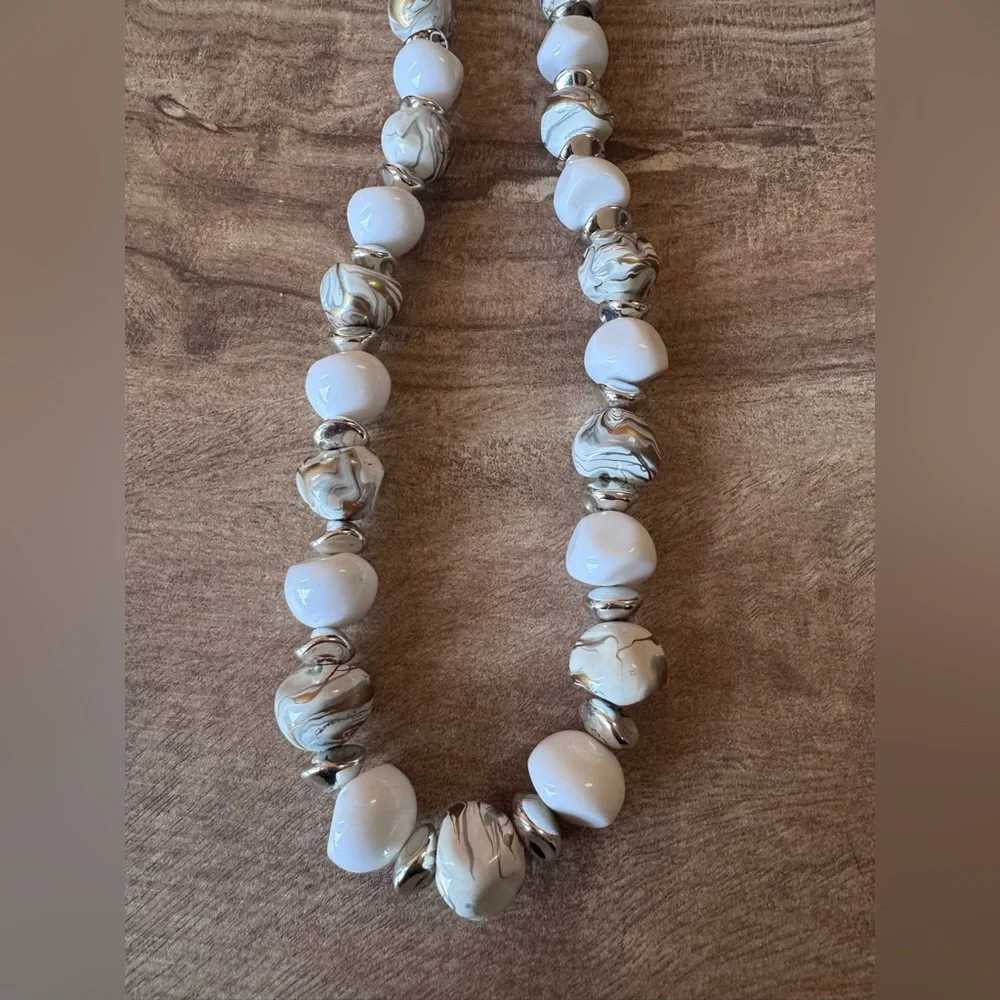 Marbled Plastic Chunky Beaded Necklace Silver & White Various Beads Necklace